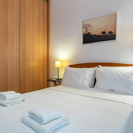Apartamento Flat In Excellent Location With Private Parking Atenas Exterior foto