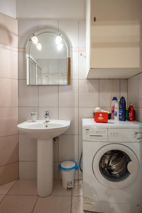 Apartamento Flat In Excellent Location With Private Parking Atenas Exterior foto