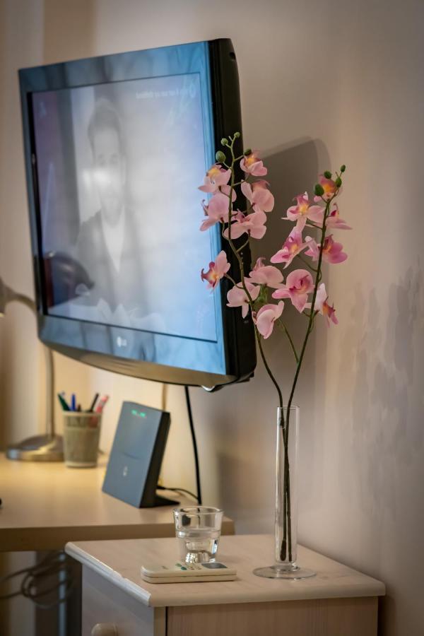 Apartamento Flat In Excellent Location With Private Parking Atenas Exterior foto