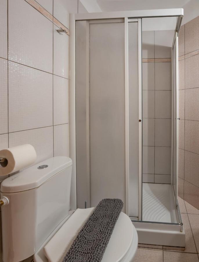 Apartamento Flat In Excellent Location With Private Parking Atenas Exterior foto